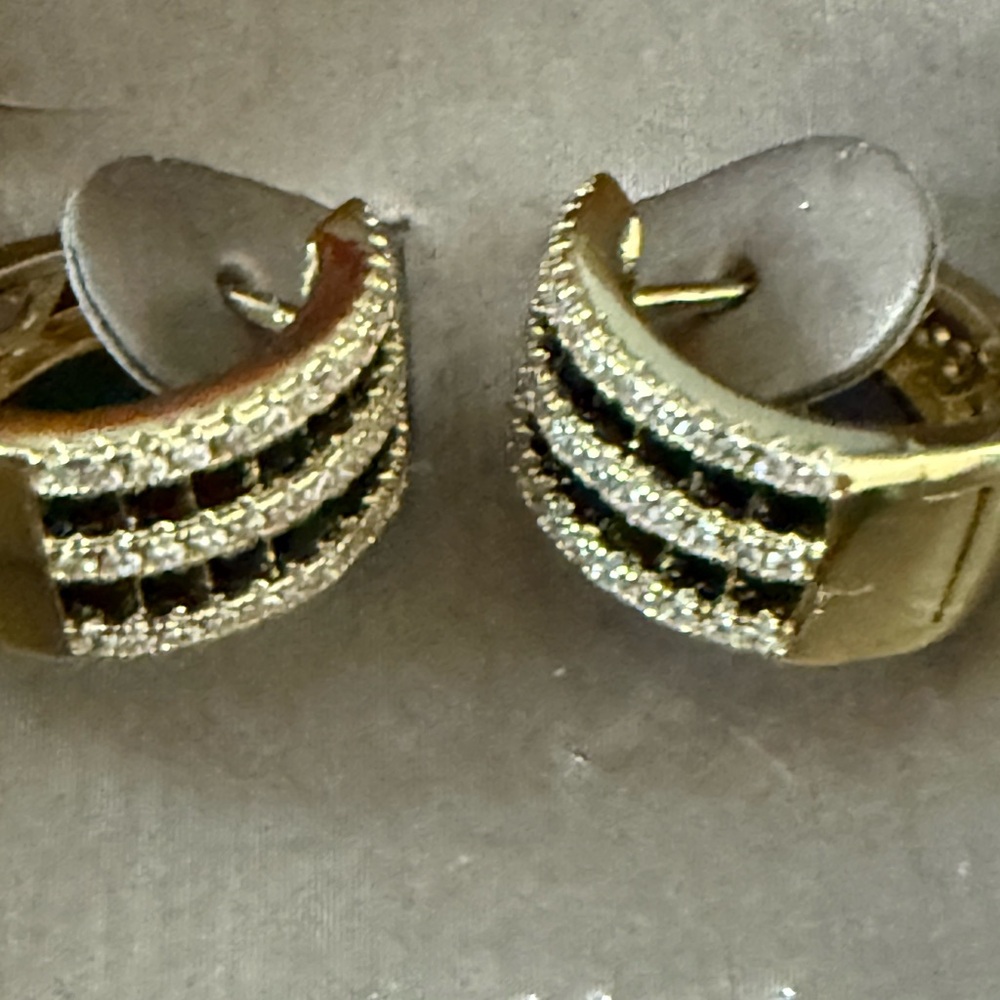 Sophisticated Gold and Black Stone Earrings - Picture 5 of 6
